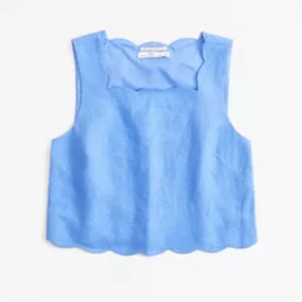 Abercrombie. Scallop Hem Sleeveless Top - Light Blue. Size M